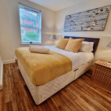 Stunning Luxury Serviced Apartment Next To City Centre With Free Parking - Contractors & Relocators Coventry Exterior photo