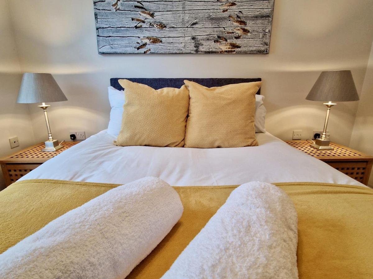 Stunning Luxury Serviced Apartment Next To City Centre With Free Parking - Contractors & Relocators Coventry Exterior photo