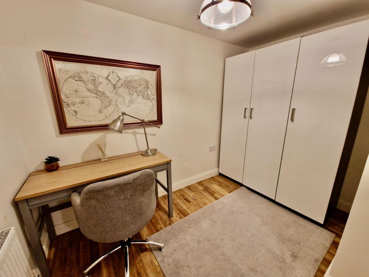 Stunning Luxury Serviced Apartment Next To City Centre With Free Parking - Contractors & Relocators Coventry Exterior photo